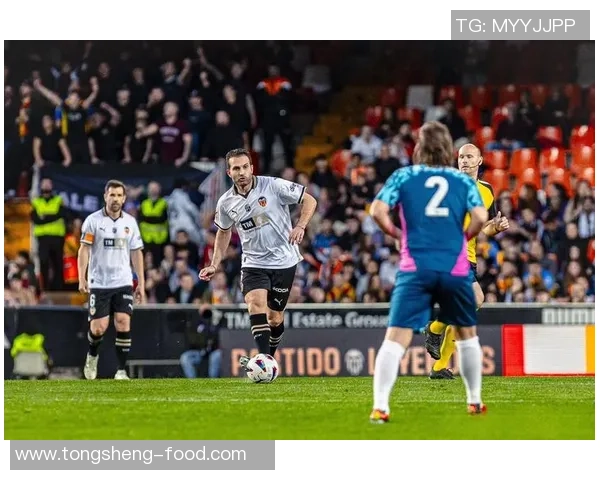 德甲精彩对决曼联绝杀马竞神扑引发争议判罚全场沸腾 德甲精彩对决曼联绝杀马竞神扑引发争议判罚全场沸腾